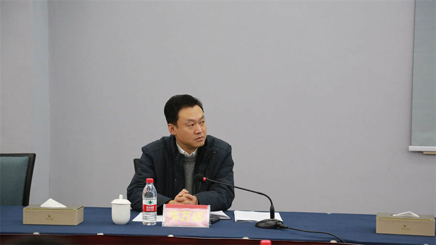 韦万成.jpg