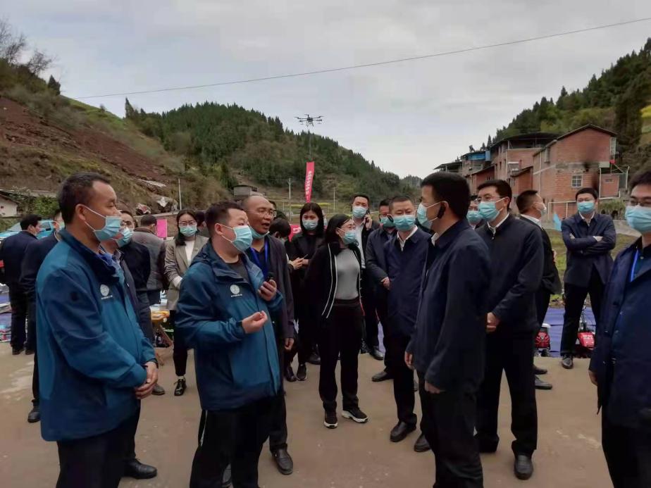 8868体育官网首页入口农化员向县长汇报科技小院相关工作.jpg
