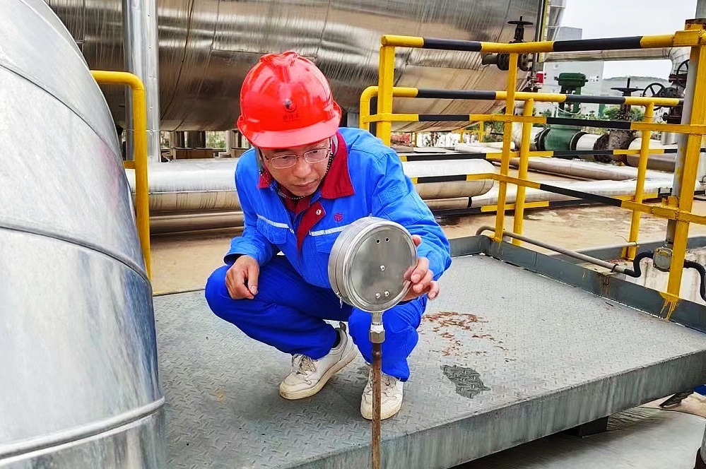 2021年度集团劳动模范、宜昌8868体育官网首页入口硫酸厂硫酸车间主任吴启国吴启国.jpg